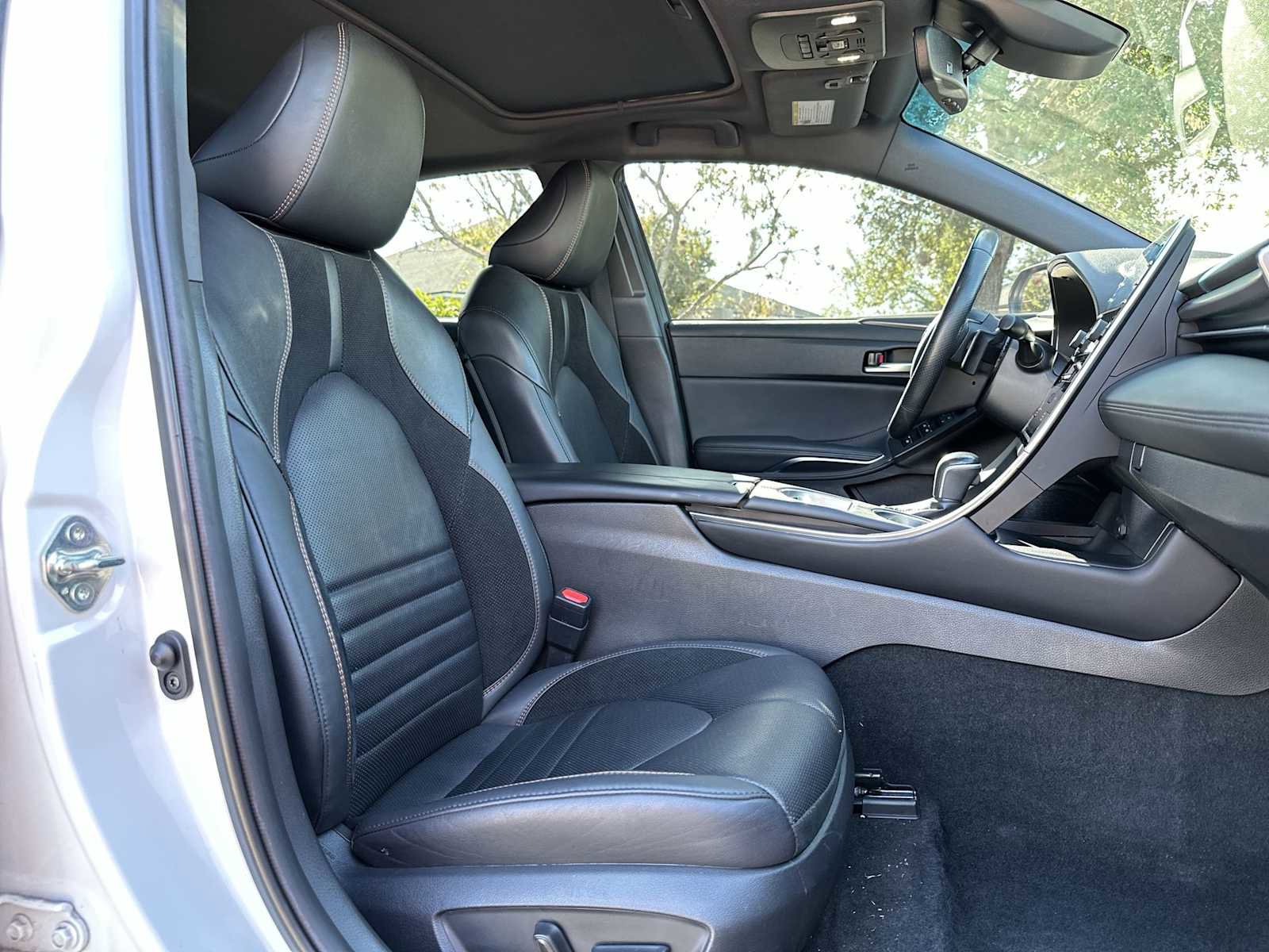 Used 2021 Toyota Avalon XSE FWD image 19