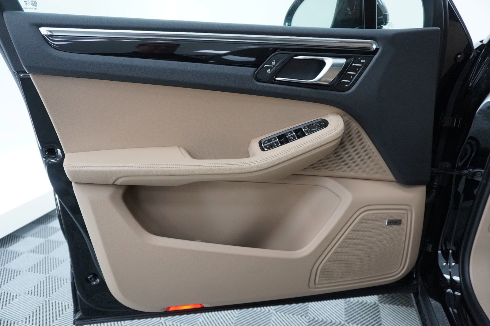 New 2026 Porsche Macan image 15