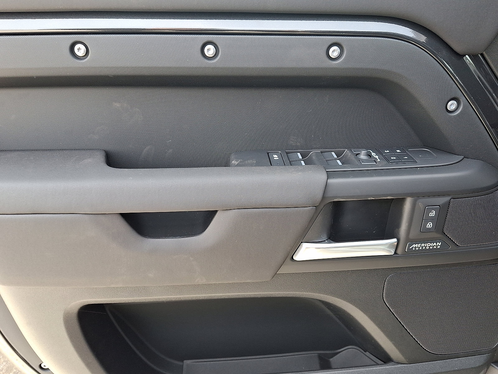 New 2026 Land Rover Defender 110 X-Dynamic SE AWD/4WD image 5
