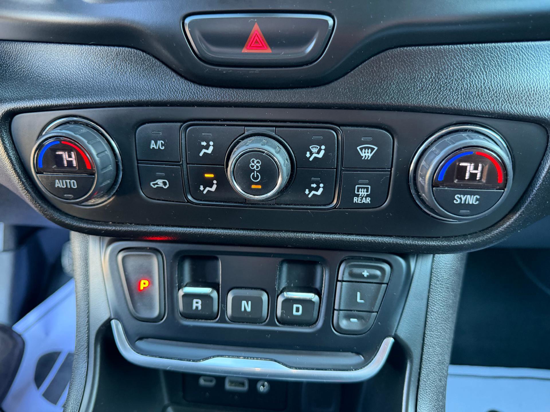Used 2018 GMC Terrain SLE w/ Driver Convenience Package image 31