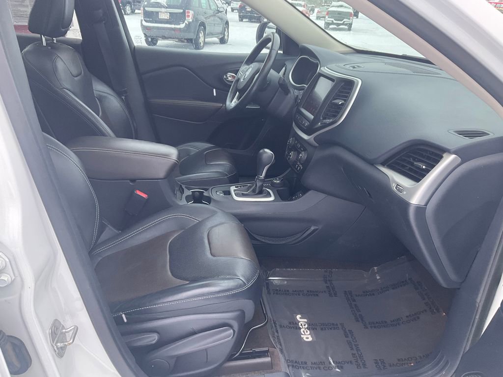 Used 2015 Jeep Cherokee Limited w/ Luxury Group AWD/4WD image 20