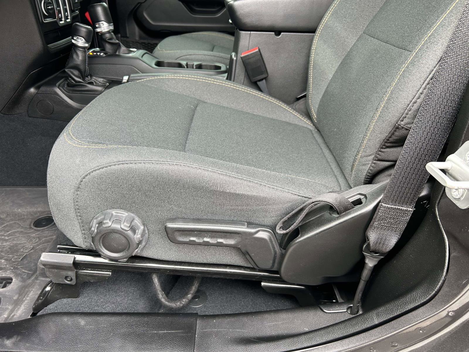 Used 2024 Jeep Wrangler Sport S image 20