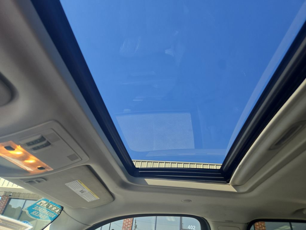 Used 2011 Cadillac Escalade EXT Luxury image 26