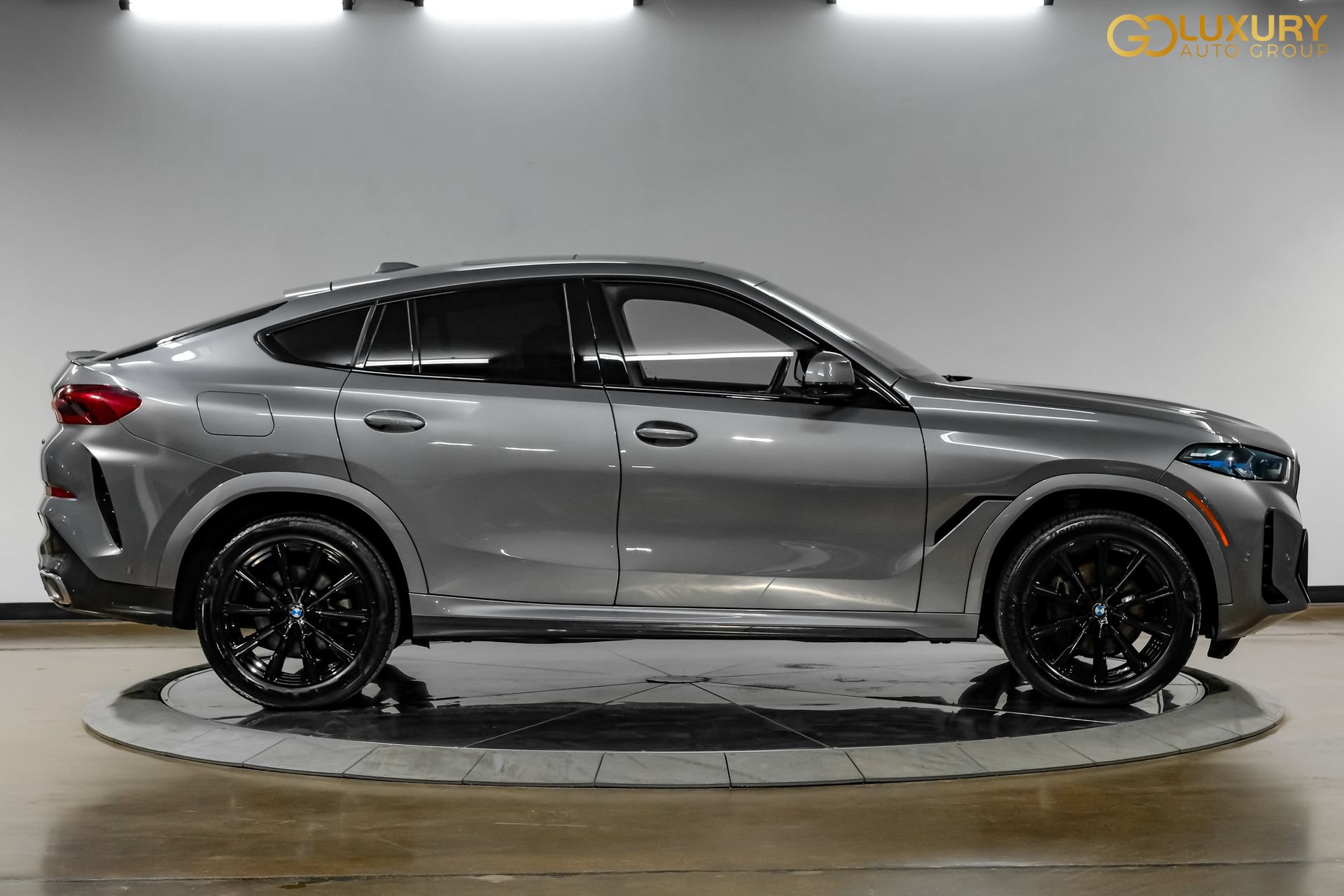 Used 2025 BMW X6 xDrive40i w/ Climate Comfort Package AWD/4WD image 7