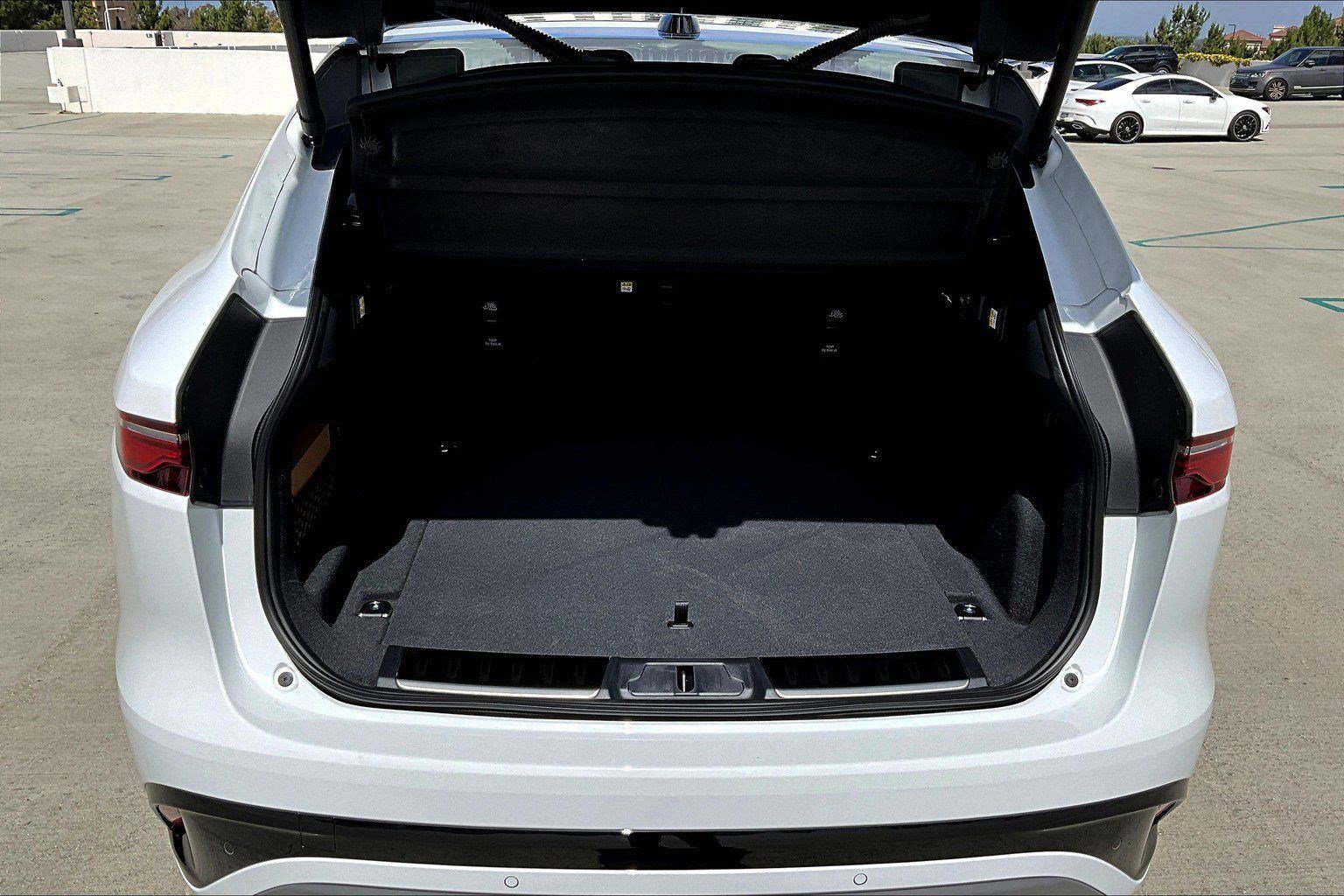 New 2026 Jaguar F-PACE R-Dynamic S image 12