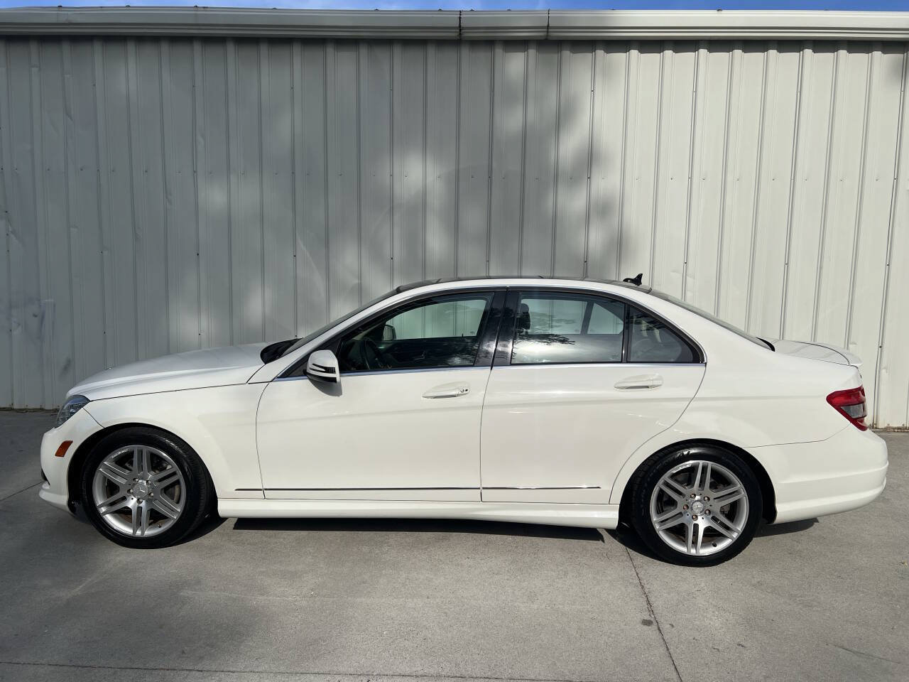 Used 2010 Mercedes-Benz C 350 Sport image 6