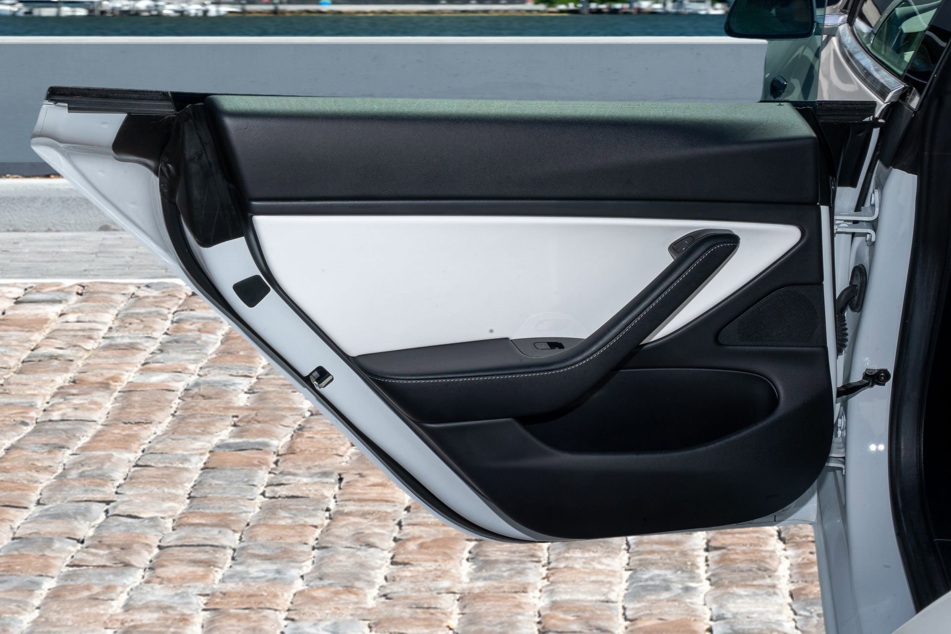 Used 2020 Tesla Model 3 Standard Range Plus image 11