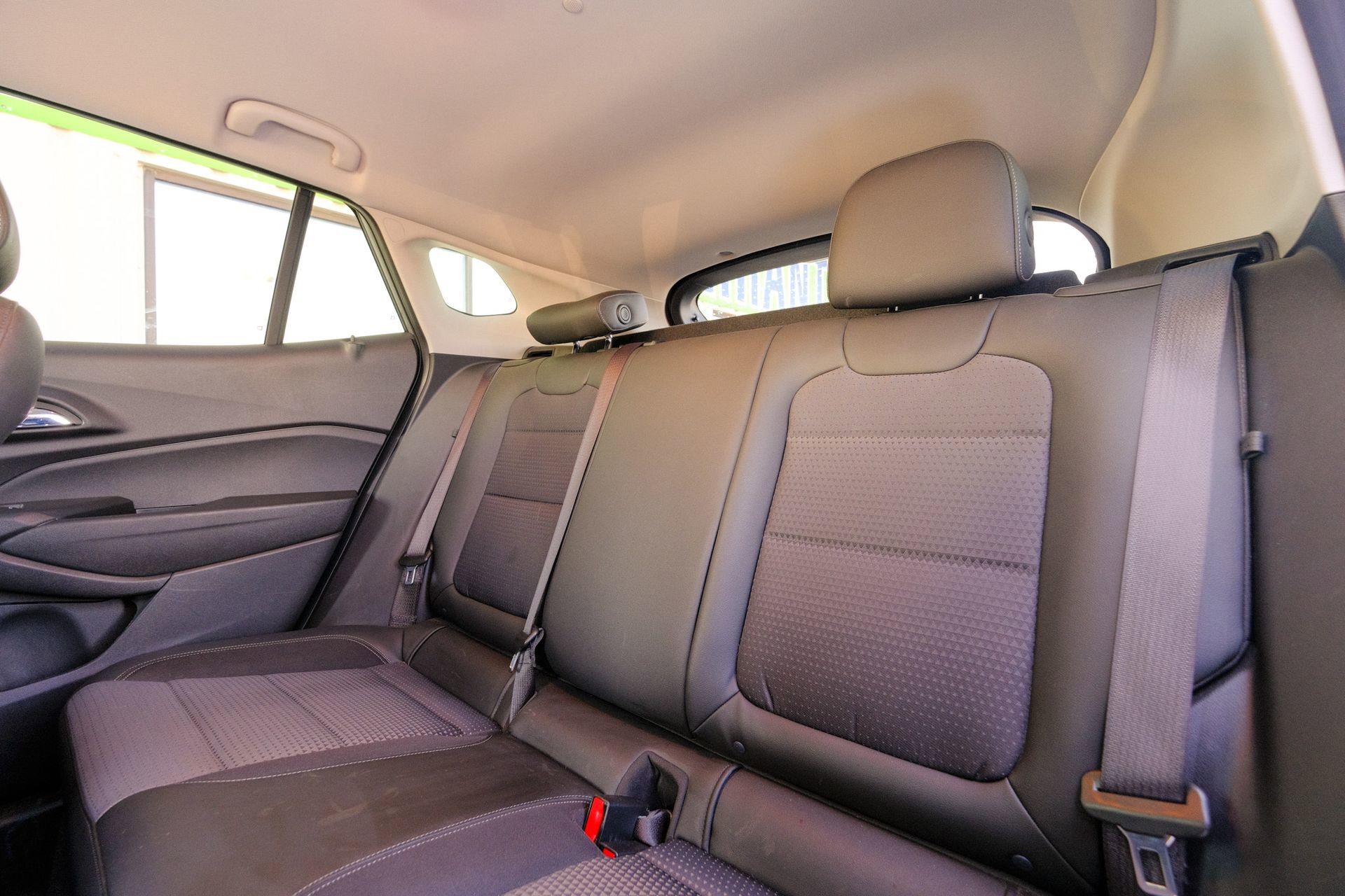 Used 2025 Chevrolet Trax LT image 28