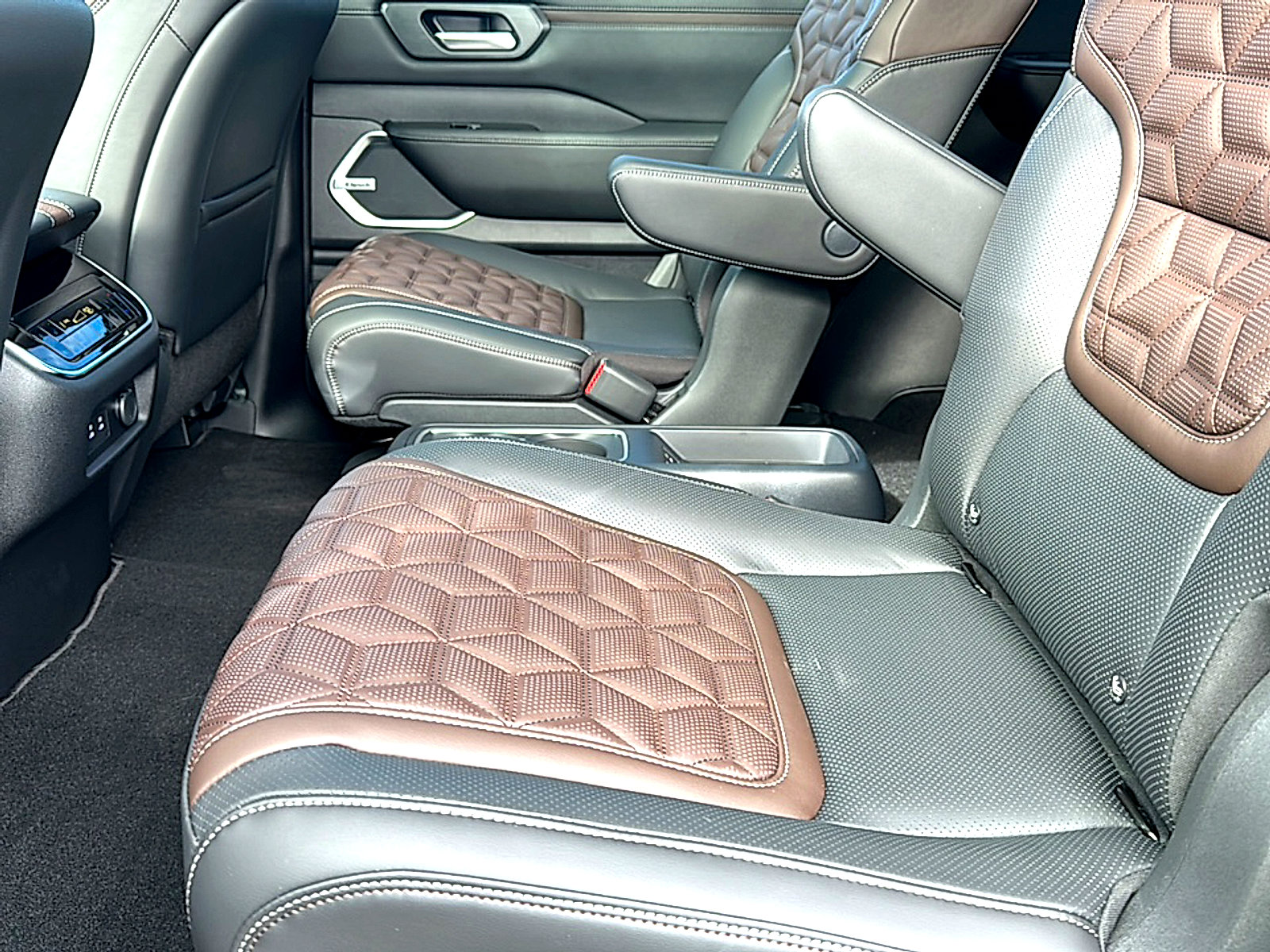New 2026 Nissan Armada Platinum image 16