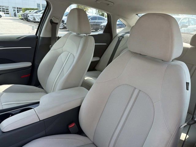 Used 2025 Hyundai Sonata SEL FWD image 10