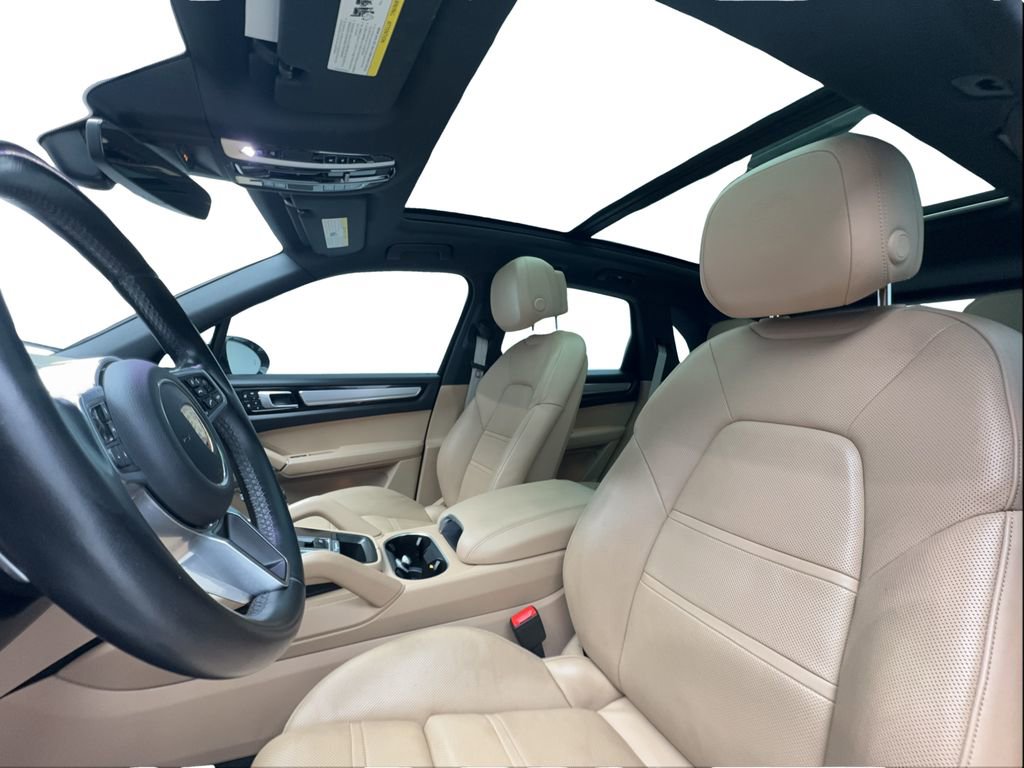 Used 2023 Porsche Cayenne Platinum Edition image 20