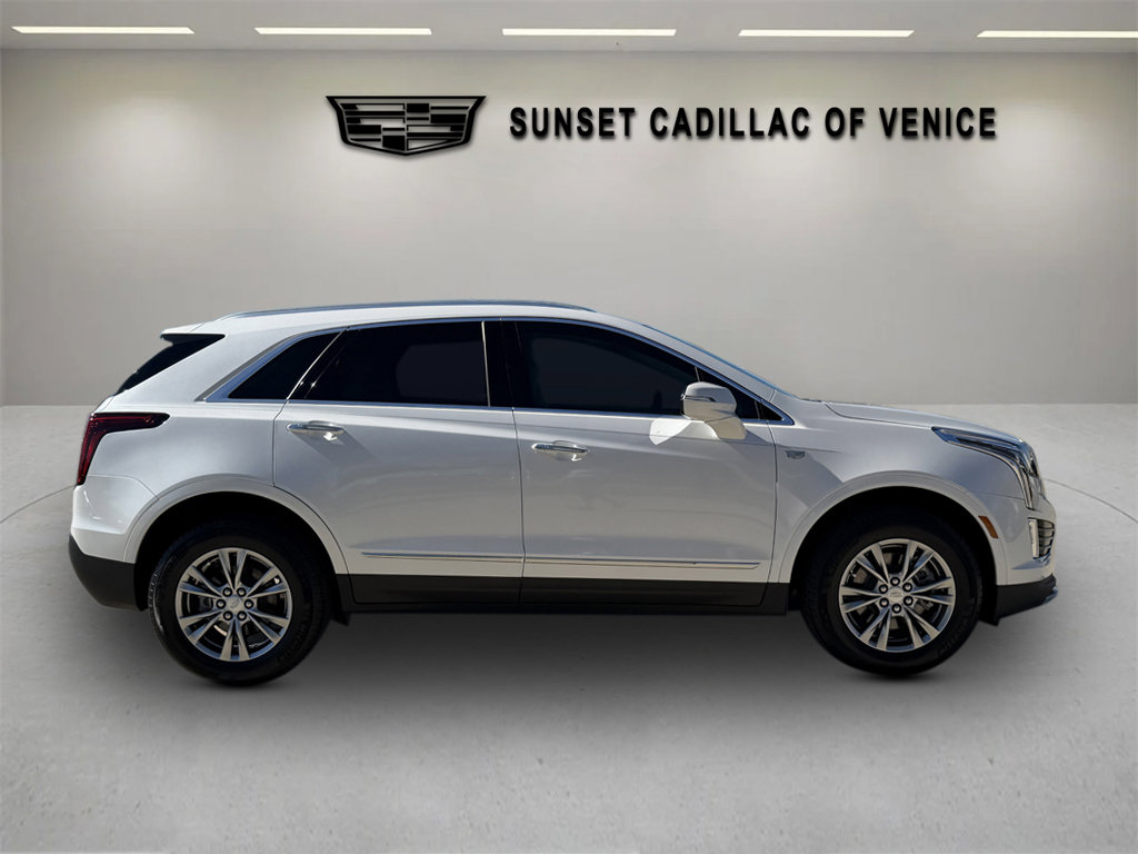 Certified 2022 Cadillac XT5 Premium Luxury image 2