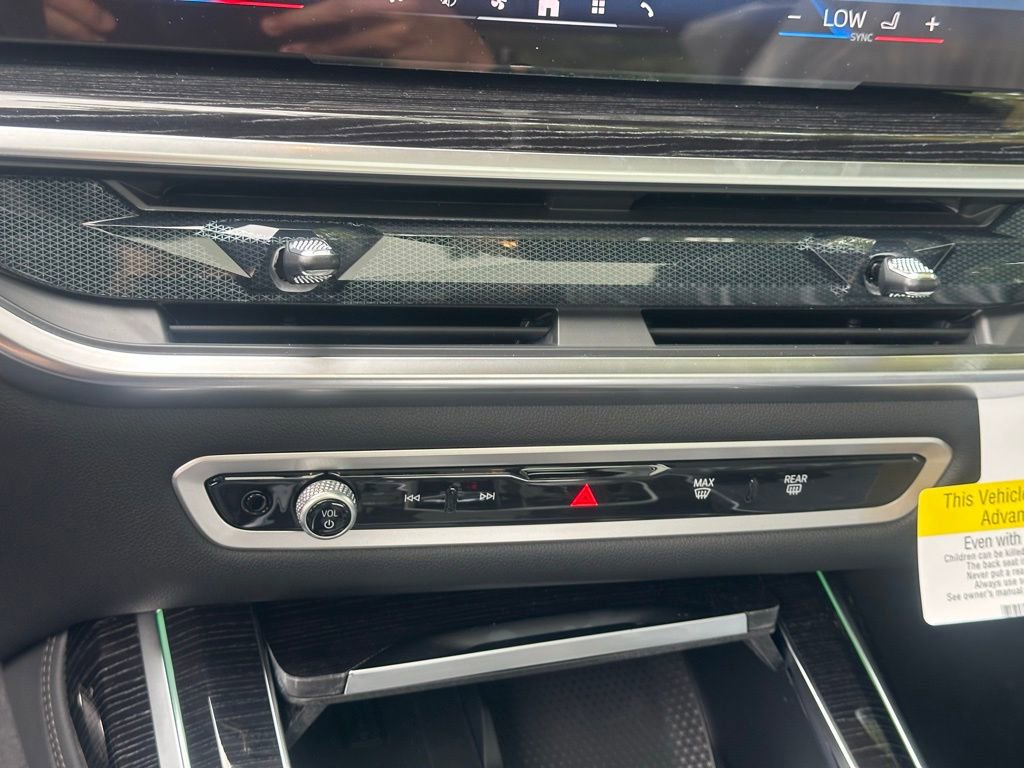 New 2026 BMW X7 xDrive40i w/ M Sport Package image 18