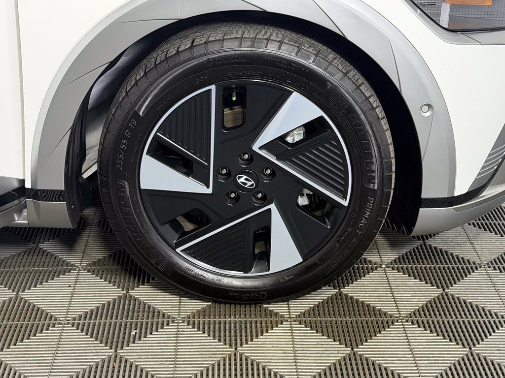 Used 2025 Hyundai Ioniq 5 Limited RWD image 12