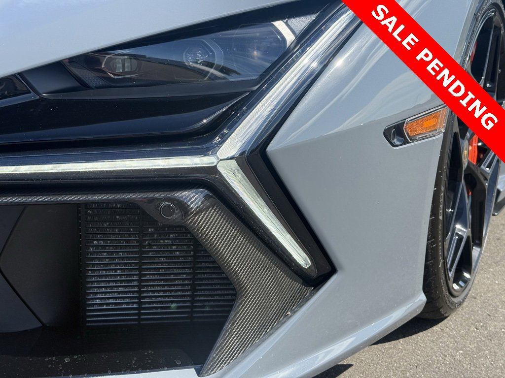 Used 2024 Lamborghini Revuelto image 8
