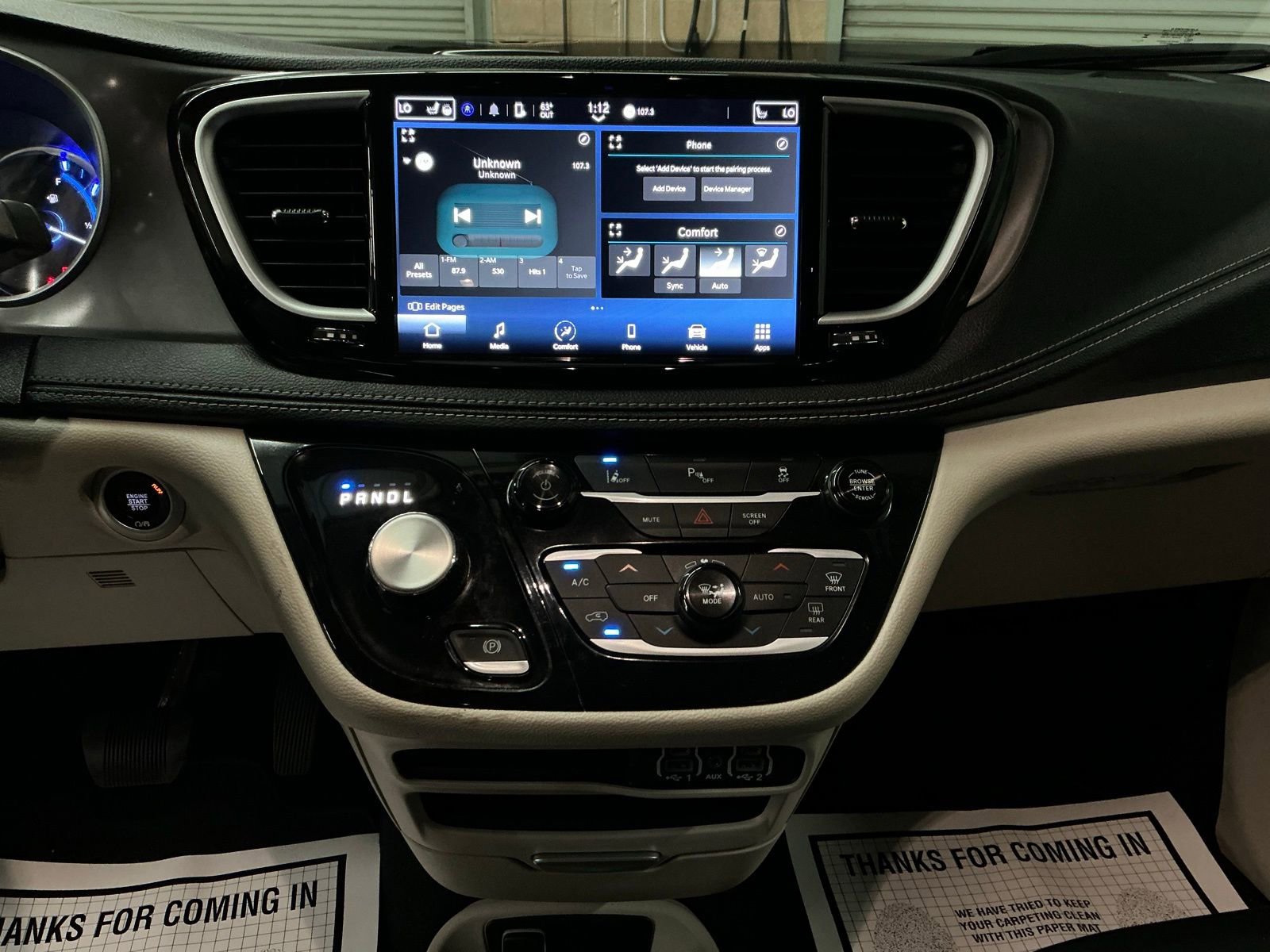 Used 2023 Chrysler Pacifica Touring-L image 28