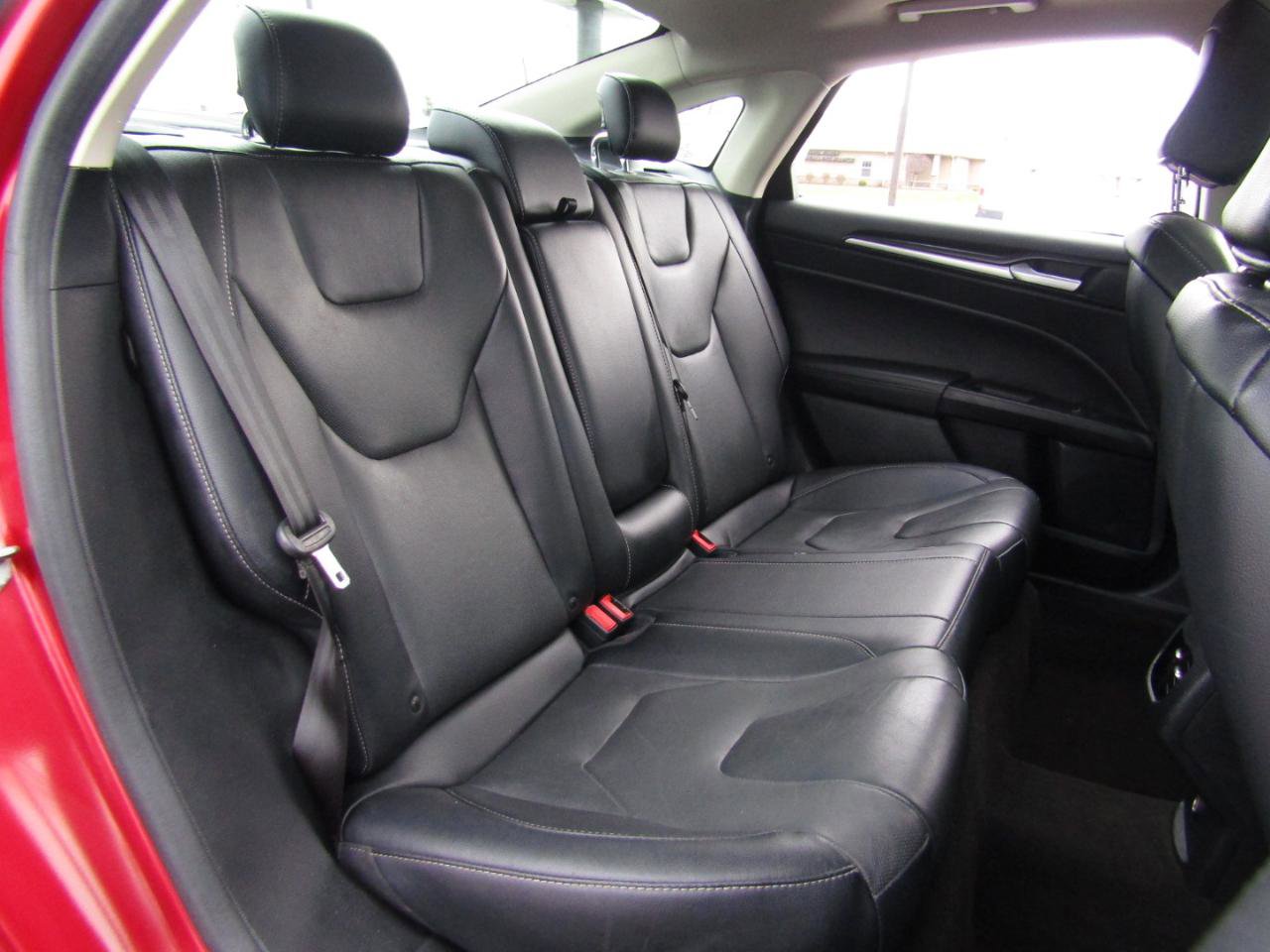 Used 2020 Ford Fusion Energi Titanium FWD image 26