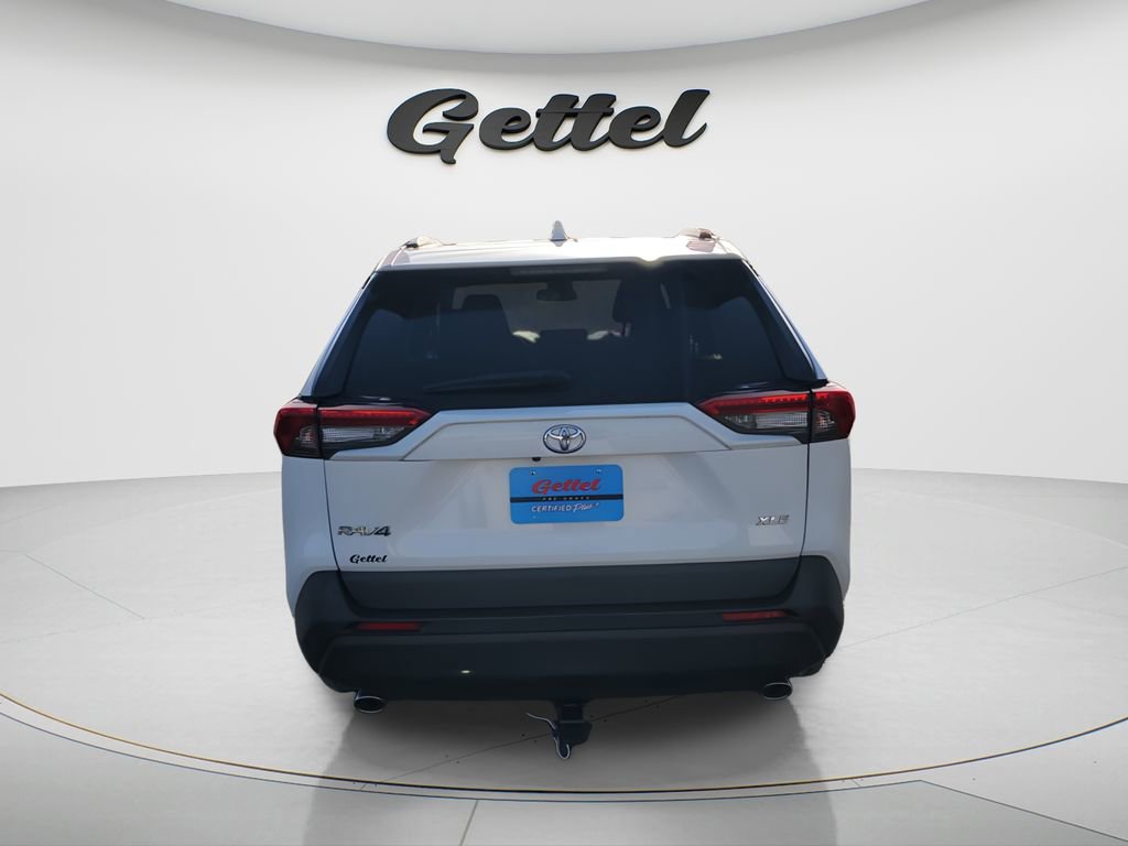 Used 2019 Toyota RAV4 XLE w/ Convenience Package FWD image 6