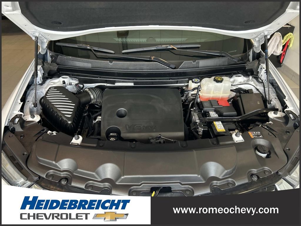 Used 2023 Chevrolet Traverse Premier w/ LPO, Floor Liner Package AWD/4WD image 9