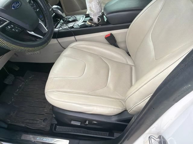 Used 2017 Ford Edge Titanium w/ Equipment Group 302A FWD image 7