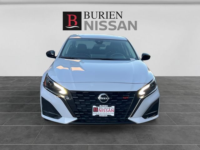 Used 2023 Nissan Altima 2.5 SR w/ SR Premium Package AWD/4WD image 8
