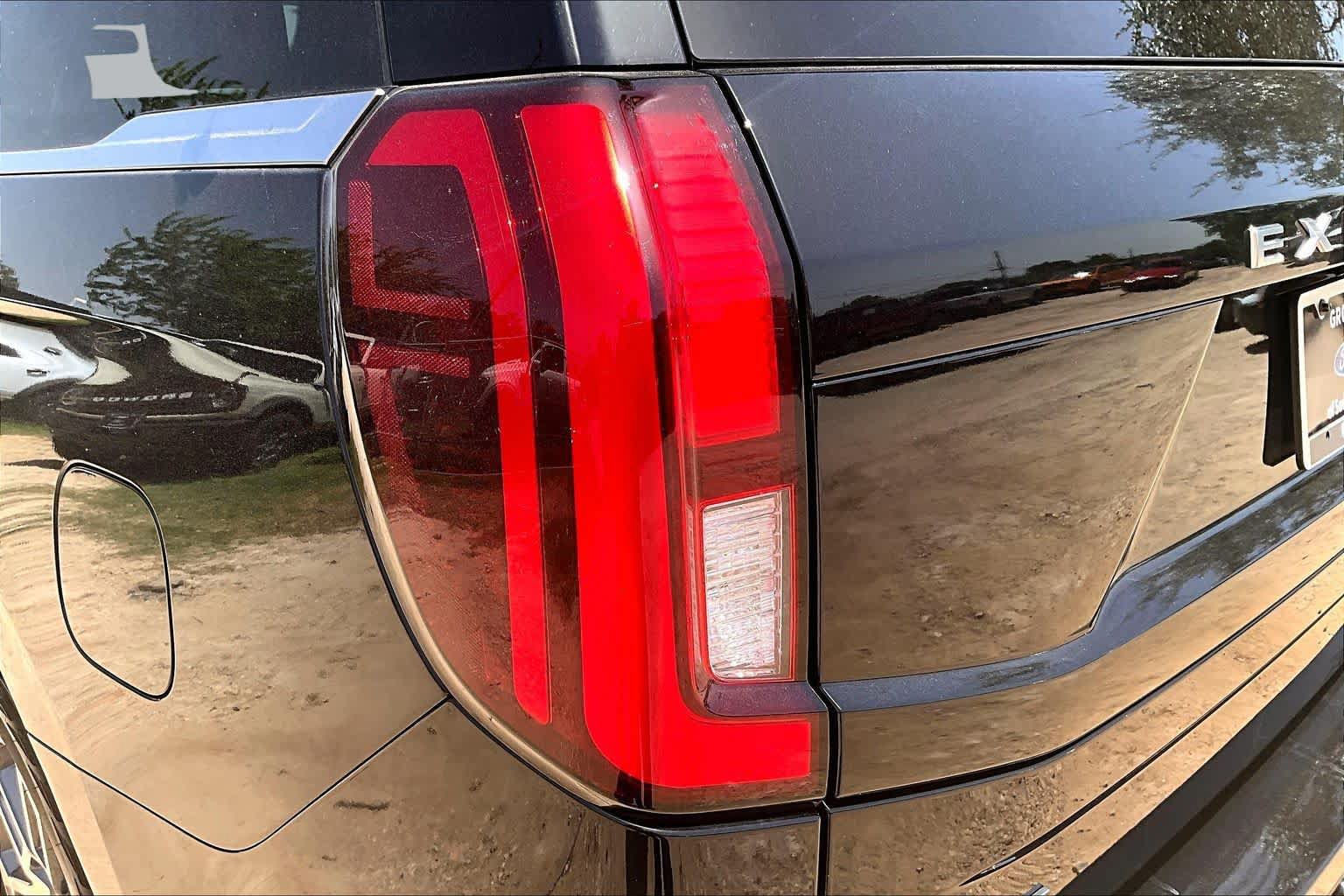 Used 2025 Ford Expedition Active AWD/4WD image 27