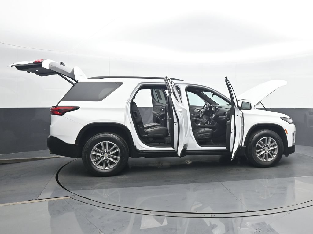 Used 2023 Chevrolet Traverse LT FWD image 36