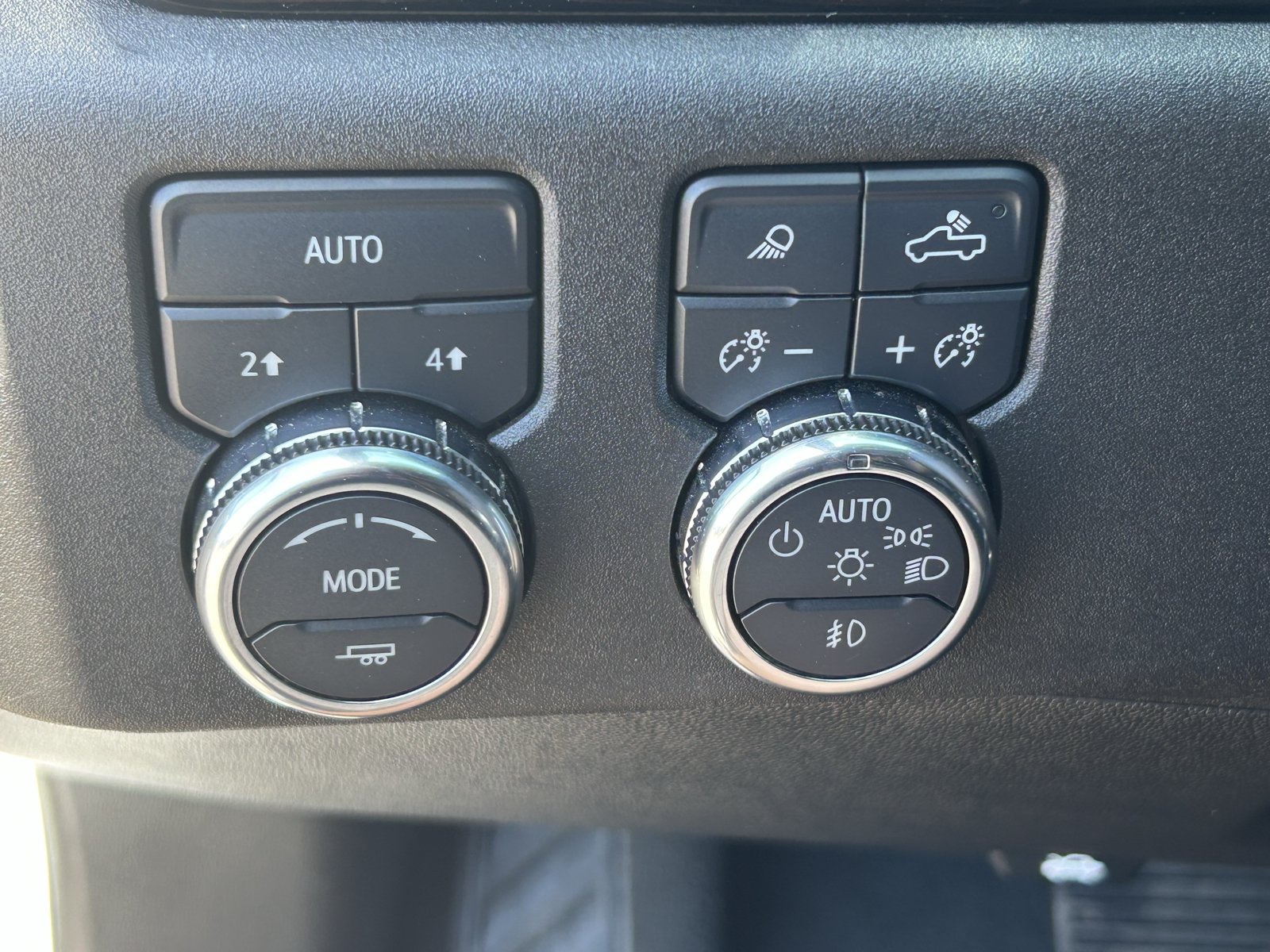 Certified 2025 GMC Sierra 1500 SLT AWD/4WD image 30