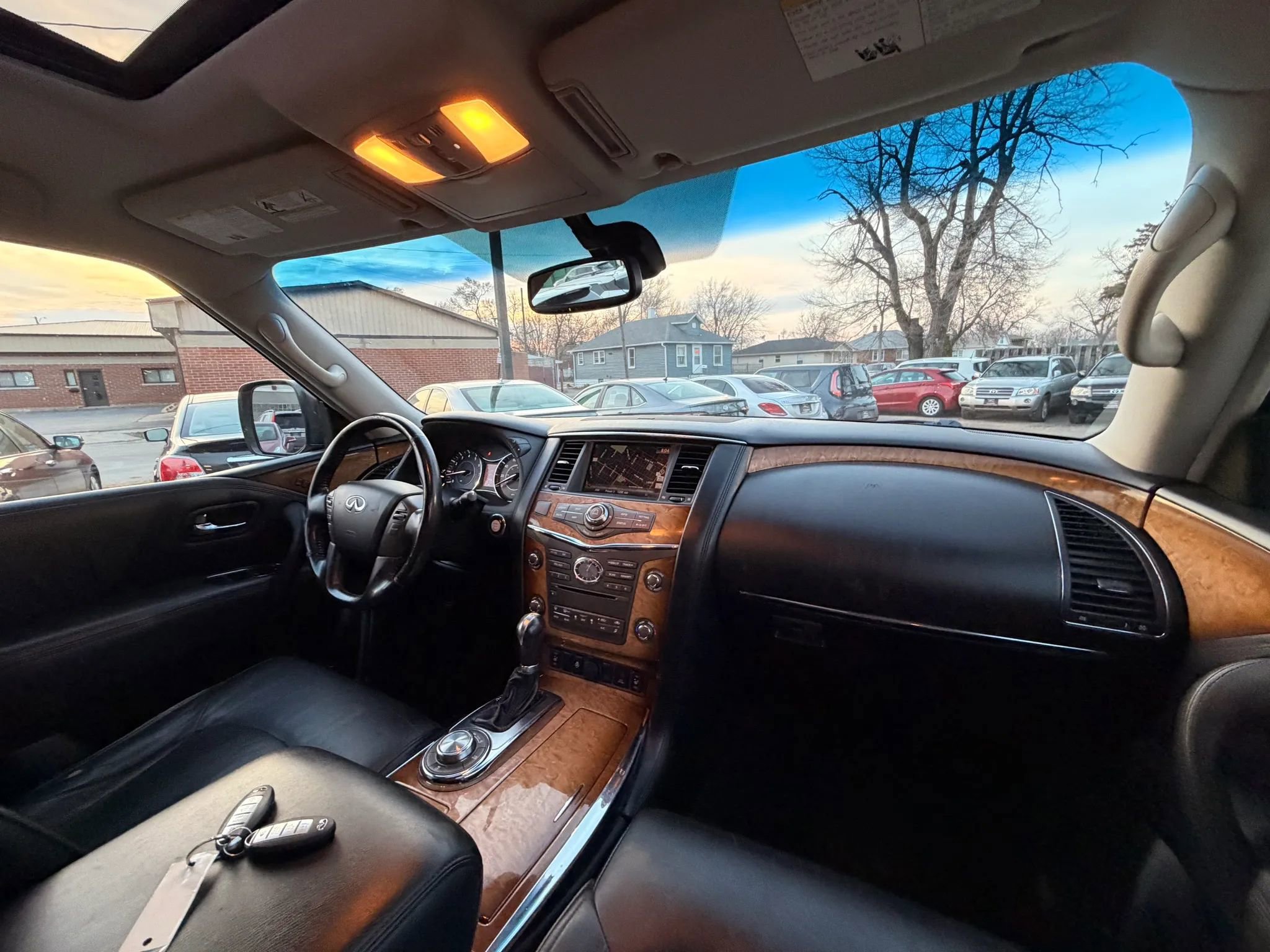 Used 2011 INFINITI QX56 4WD w/ Theater Pkg image 32