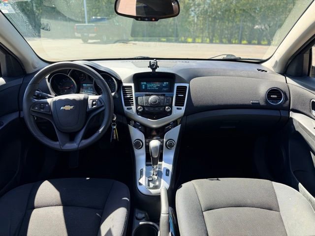 Used 2016 Chevrolet Cruze LT FWD image 15