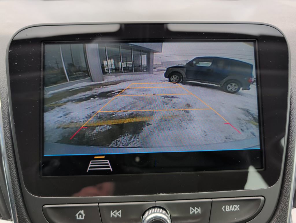 Used 2020 Chevrolet Malibu LT image 14