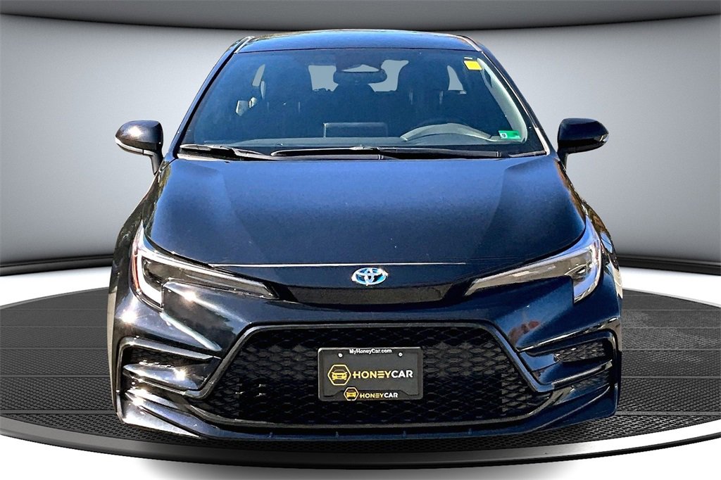 Used 2024 Toyota Corolla SE w/ Convenience Package image 2