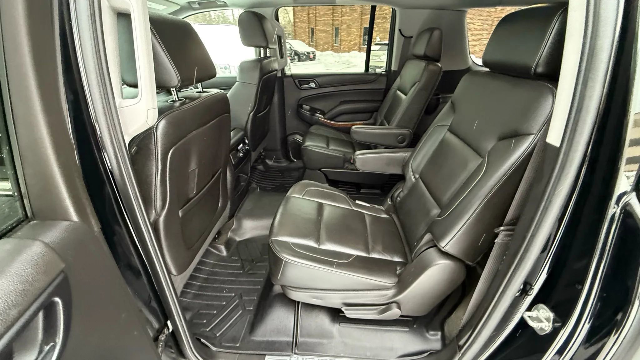 Used 2015 Chevrolet Suburban LTZ image 23
