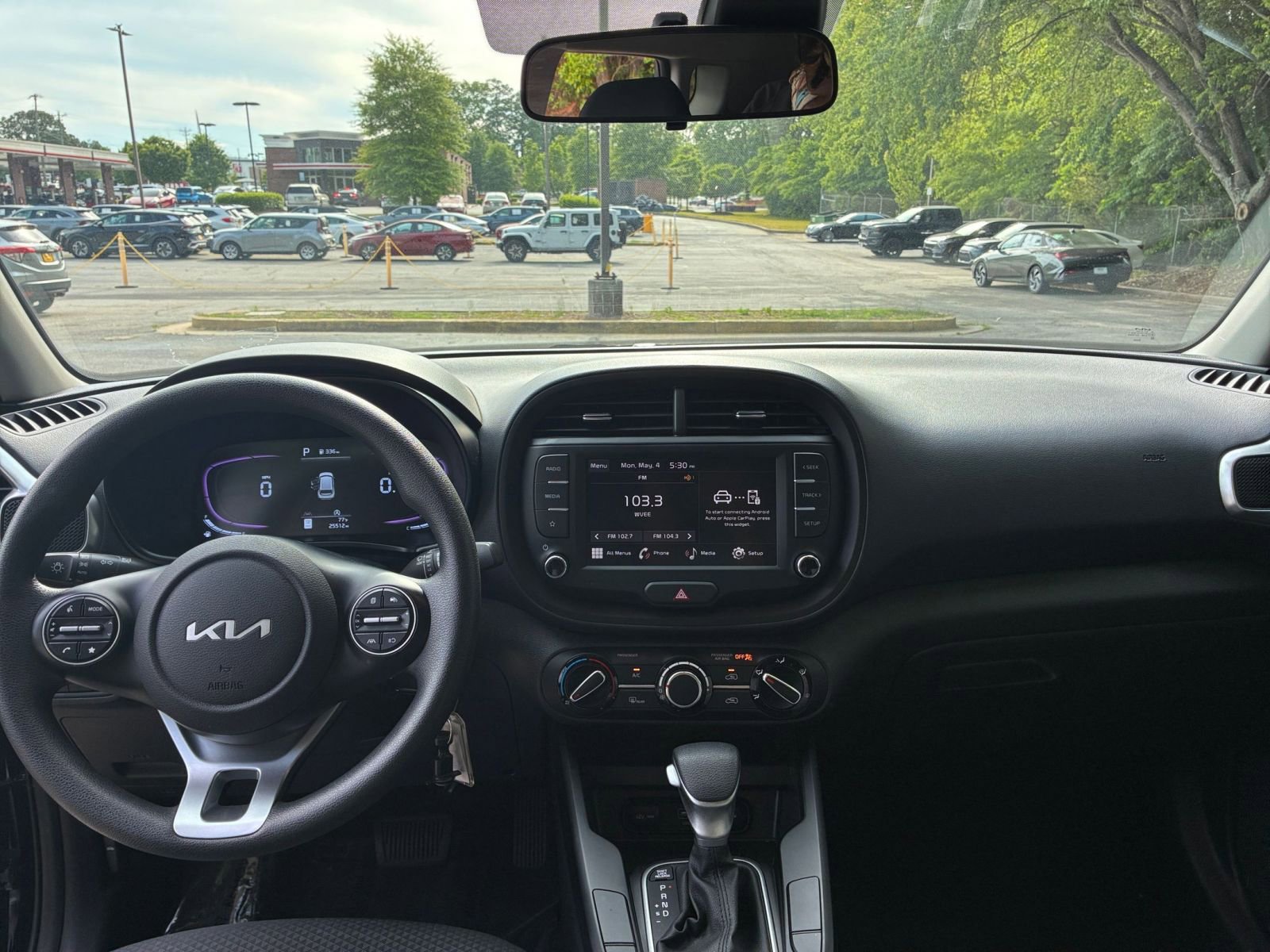 Used 2025 Kia Soul LX w/ LX Technology Package FWD image 33