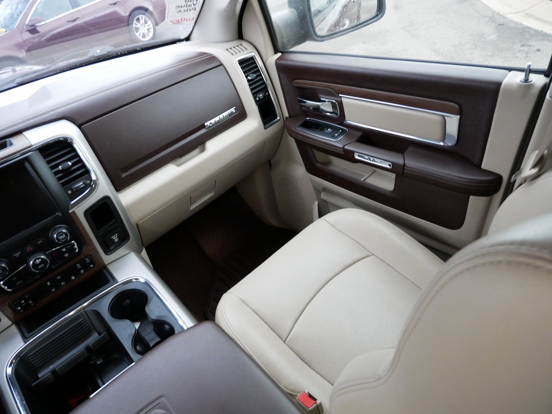 Used 2017 RAM 1500 Laramie w/ Convenience Group image 11