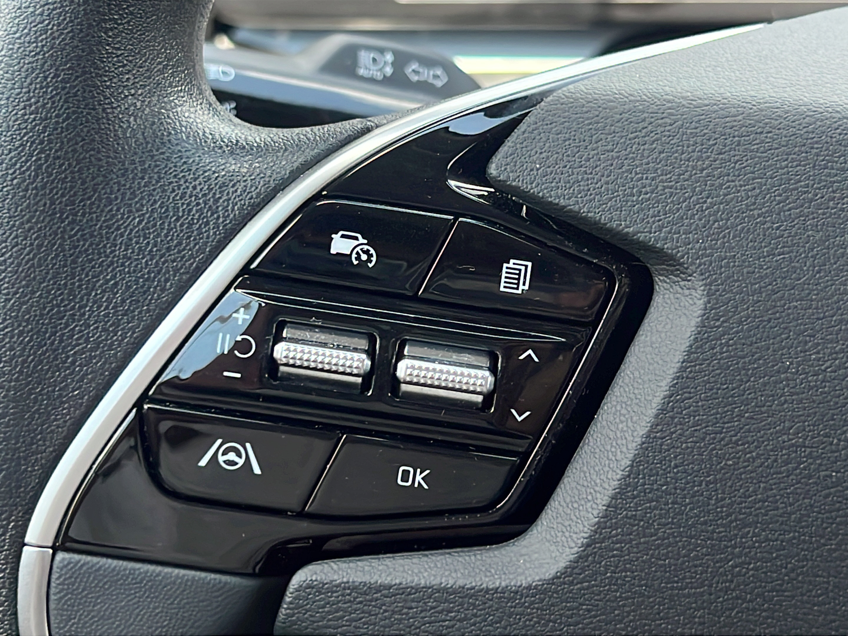 Certified 2024 Kia Niro LX FWD image 17