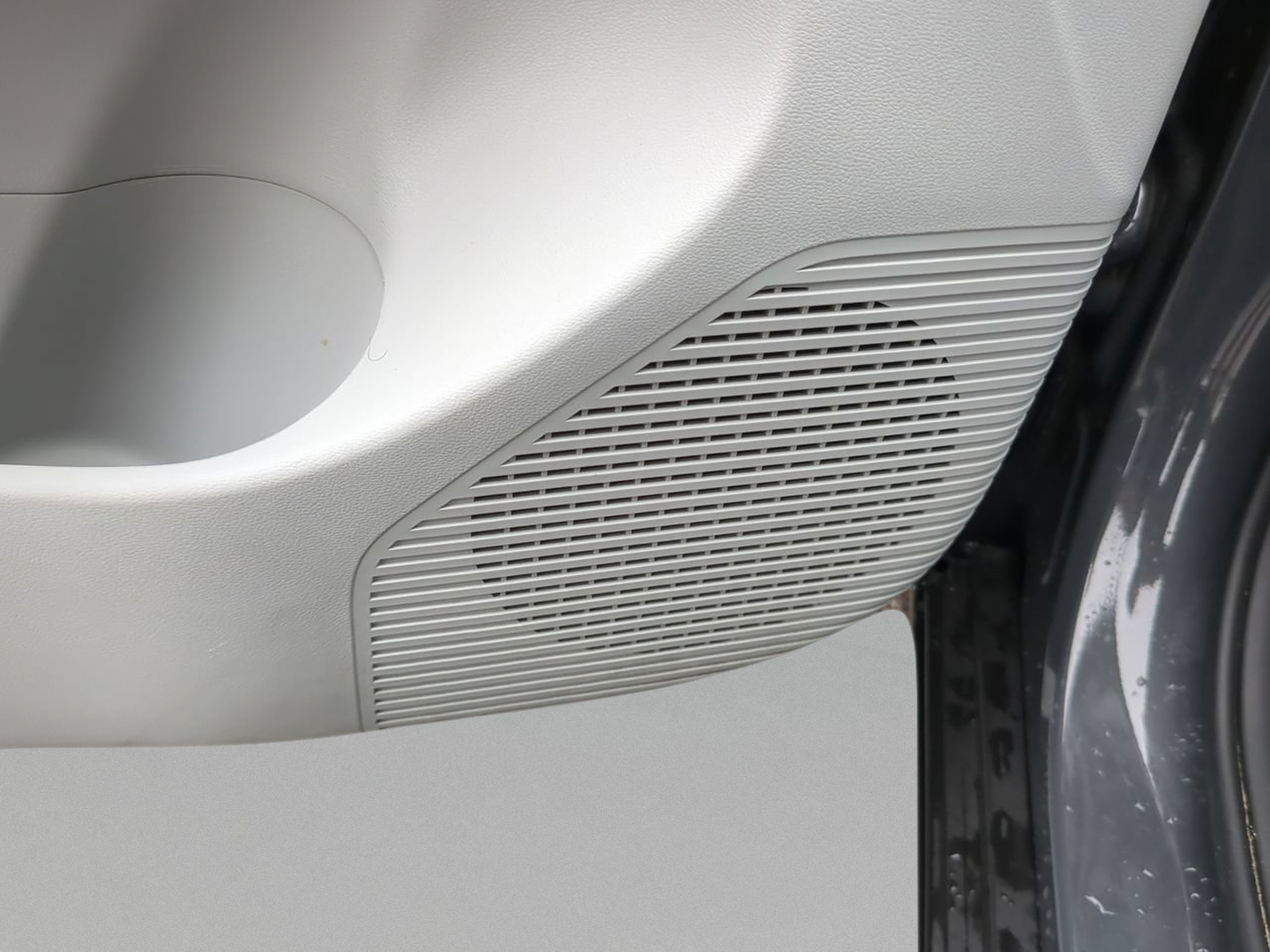 Used 2025 Hyundai Kona SEL FWD image 32