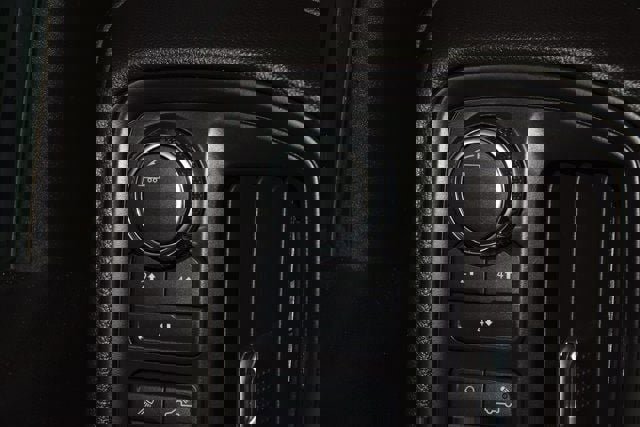 Used 2024 GMC Sierra 3500 Pro w/ Convenience Package image 28