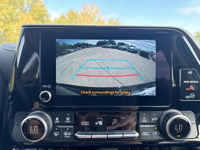 Used 2023 Toyota Highlander LE AWD/4WD image 22