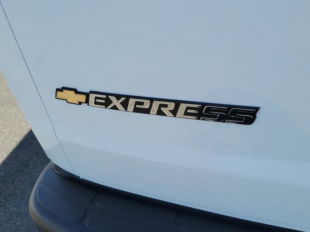 New 2026 Chevrolet Express 2500 w/ Communications Package RWD image 15