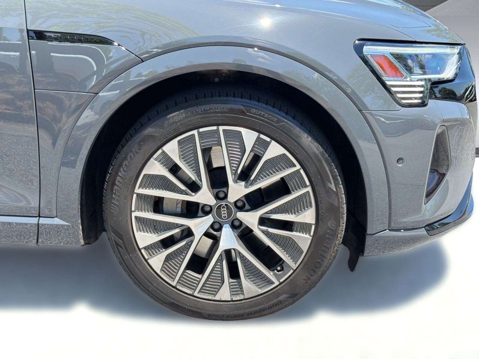 Used 2024 Audi Q8 e-tron Prestige AWD/4WD image 12