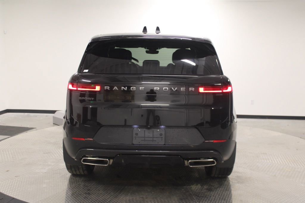 Used 2025 Land Rover Range Rover Sport SE image 6