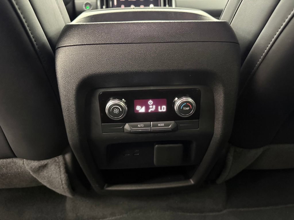 Used 2024 GMC Acadia Elevation w/ Trailering Package FWD image 38