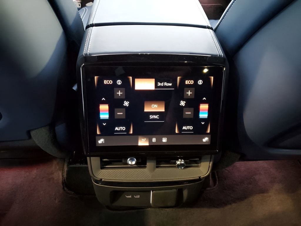 New 2026 Cadillac Vistiq Premium Luxury image 20