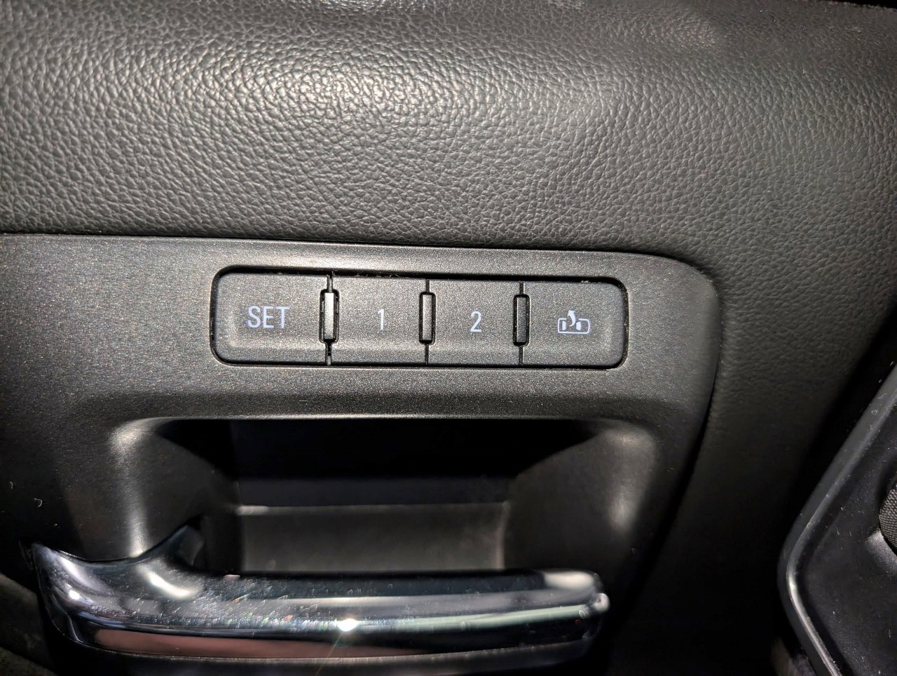 Used 2017 Chevrolet Silverado 1500 LTZ Z71 image 41