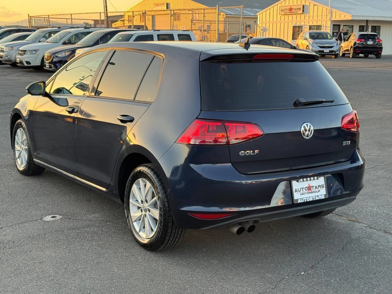 Used 2016 Volkswagen Golf S image 4