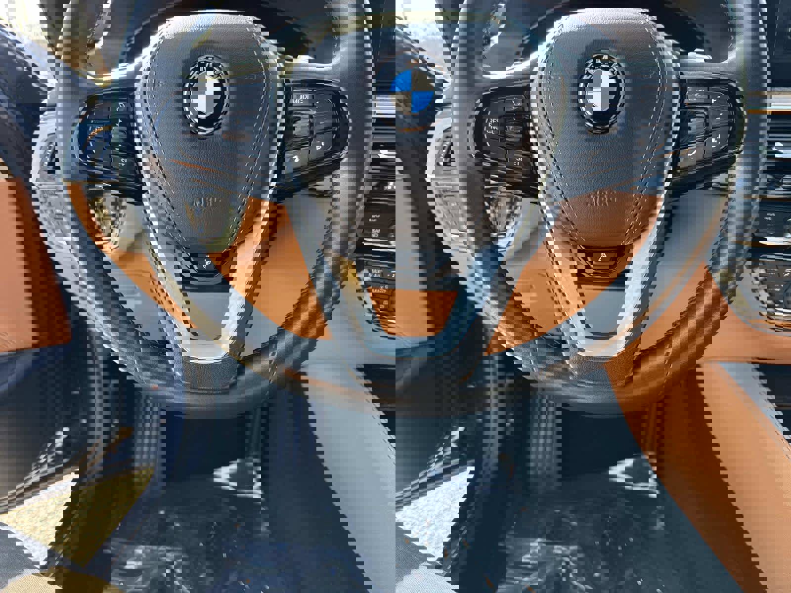 Used 2018 BMW 540i xDrive w/ M Sport Package image 18