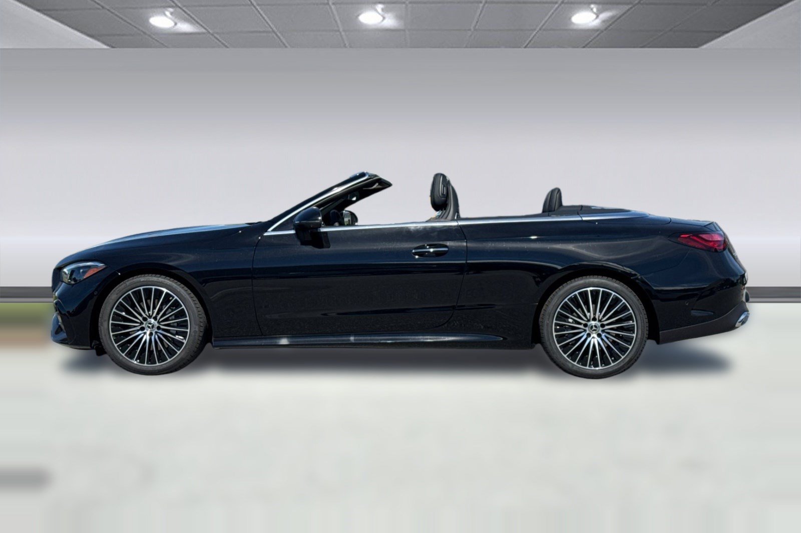 New 2027 Mercedes-Benz CLE 300 4MATIC Cabriolet image 2