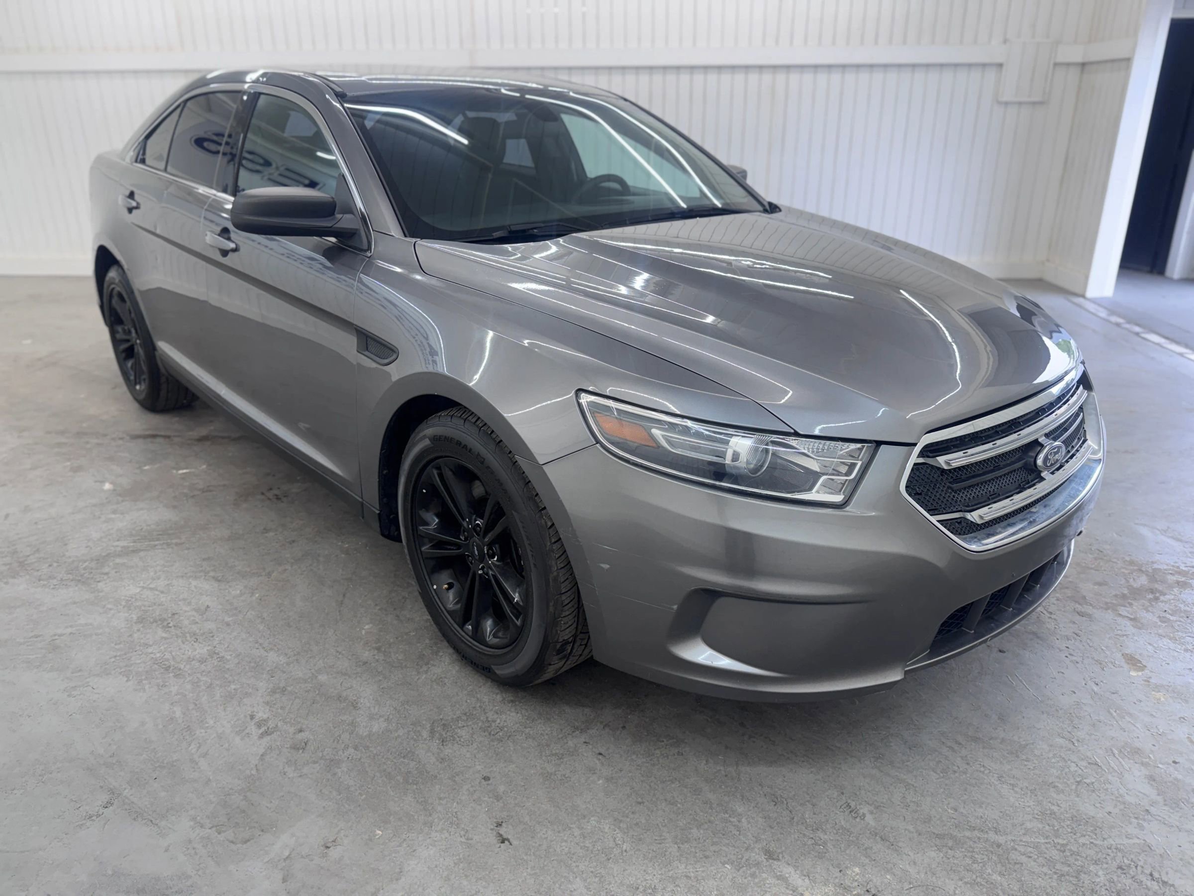 Used 2018 Ford Taurus Police Interceptor FWD image 3