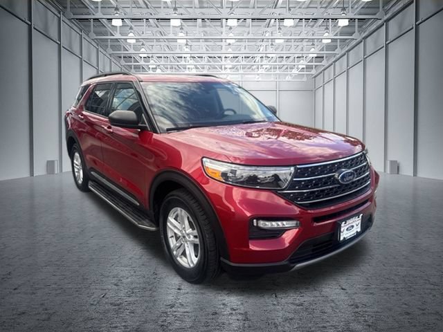 Used 2022 Ford Explorer XLT w/ Equipment Group 202A AWD/4WD image 5